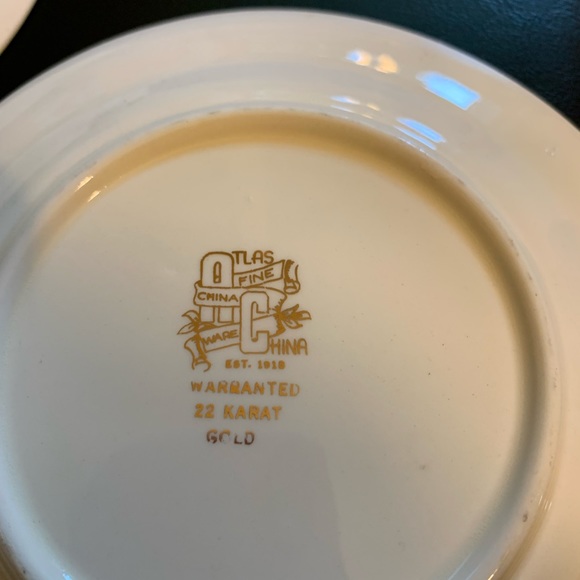 Vintage Atlas Fine China 22karat gold        6 1/2” plates - Picture 4 of 7